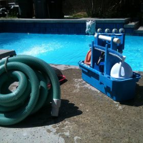 pool-cleaning-supplies