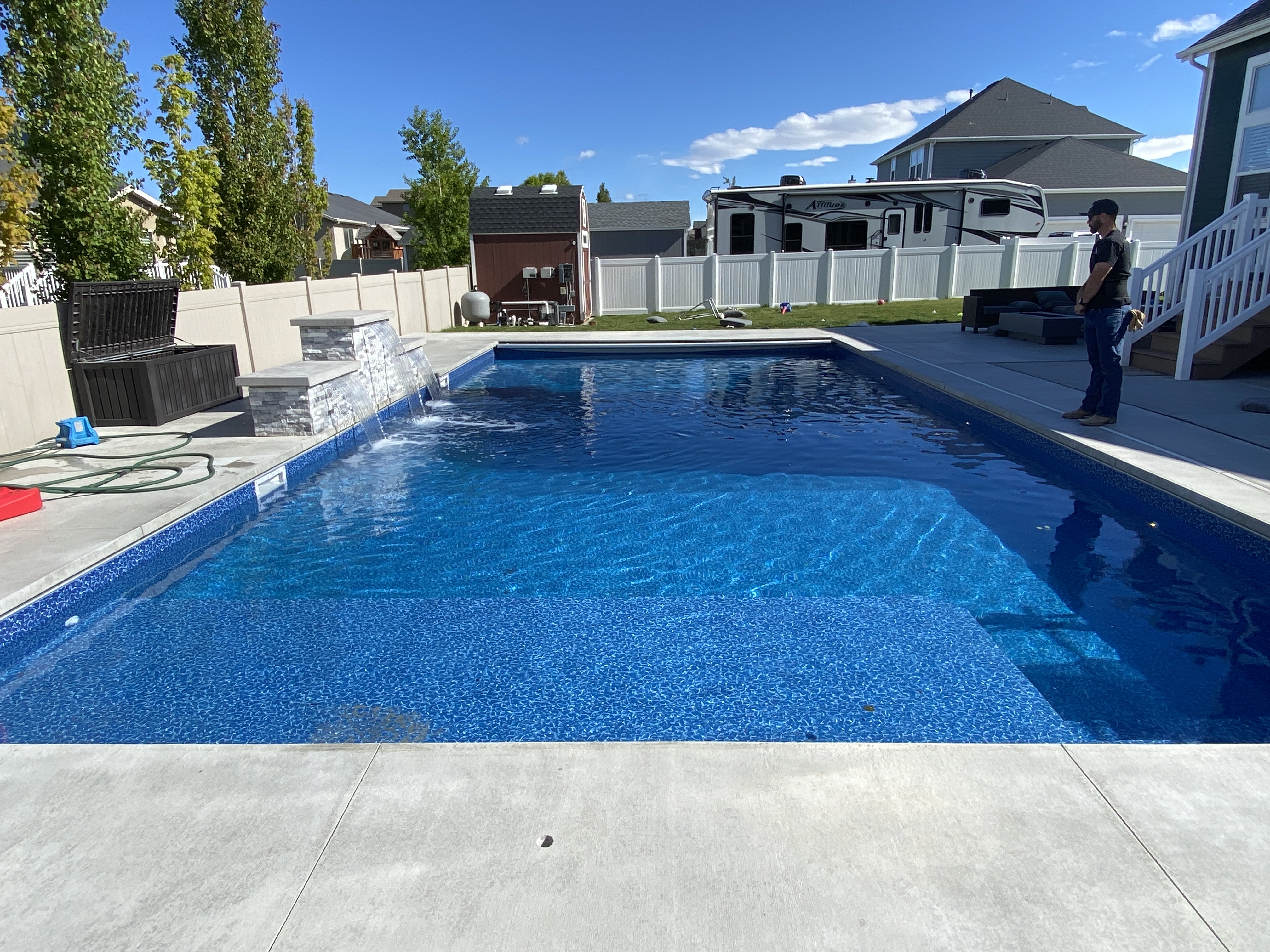 20x40 vinyl liner Pool with 3 water sheers, tanning ledge and full length bench